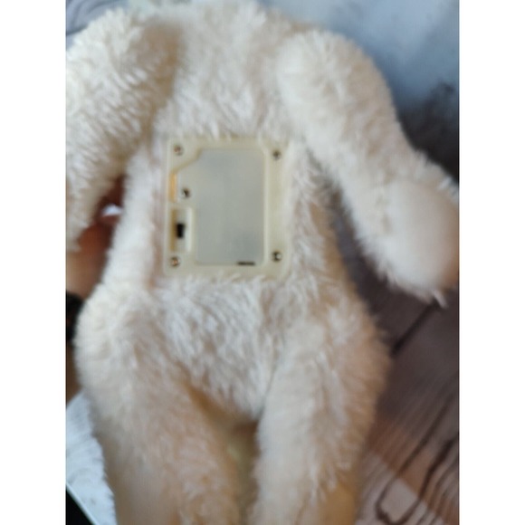 Hallmark Exclusive Talking I Love you White Dog Puppy Plush Animated Moving Ears - Picture 5 of 6